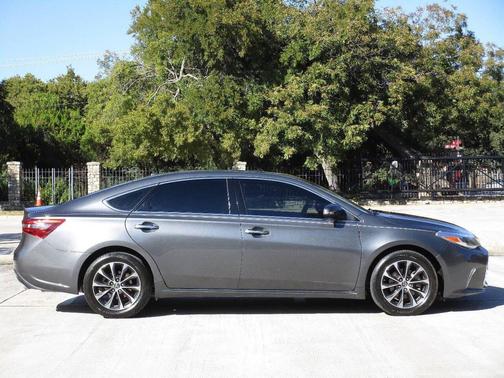 2017 Toyota Avalon XLE Premium