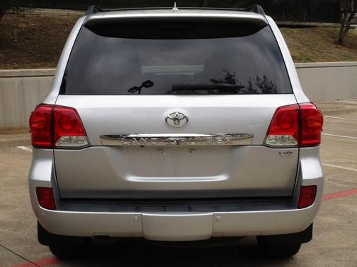 2014 Toyota Land Cruiser Base