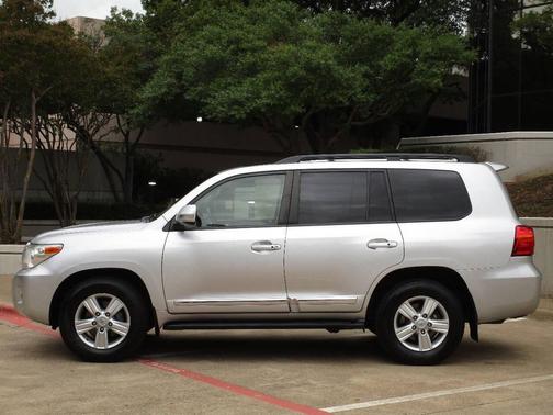 2014 Toyota Land Cruiser Base
