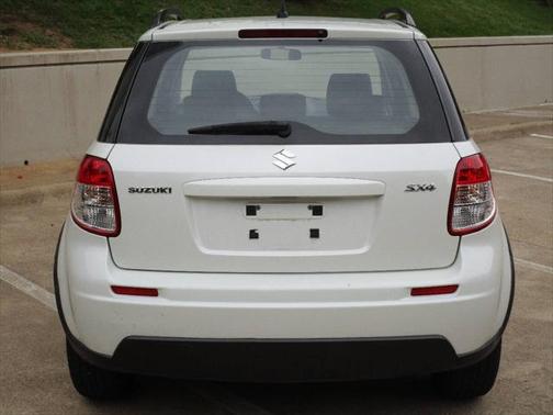 2009 Suzuki SX4 Base 4dr Crossover 4A w/Technology Package