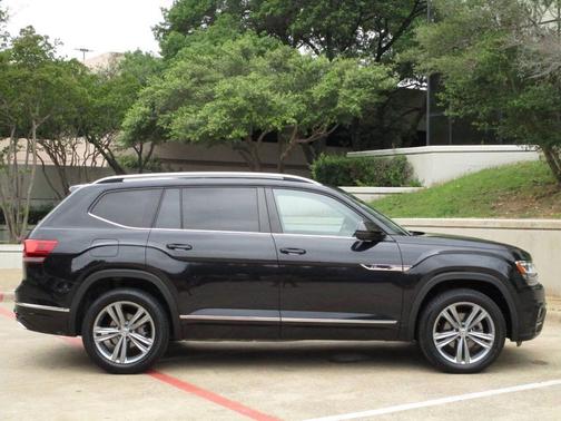 Black 2018 Volkswagen Atlas 3.6L SE w/Technology