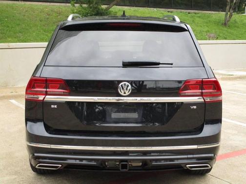 Black 2018 Volkswagen Atlas 3.6L SE w/Technology