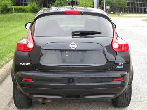 Black 2012 Nissan Juke SV 4dr Crossover 6M