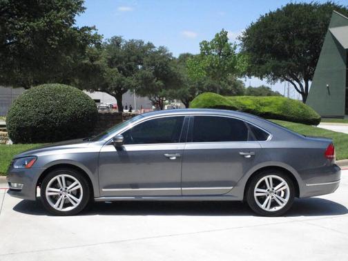 Dark Gray 2014 Volkswagen Passat 2.0L TDI DSG SEL Premium