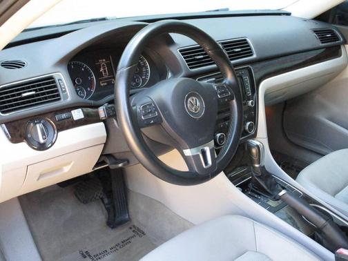Dark Gray 2014 Volkswagen Passat 2.0L TDI DSG SEL Premium