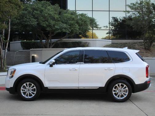 2020 Kia Telluride LX 4dr SUV