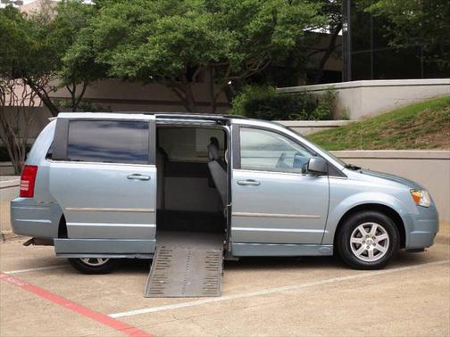 2010 Chrysler Town & Country Touring