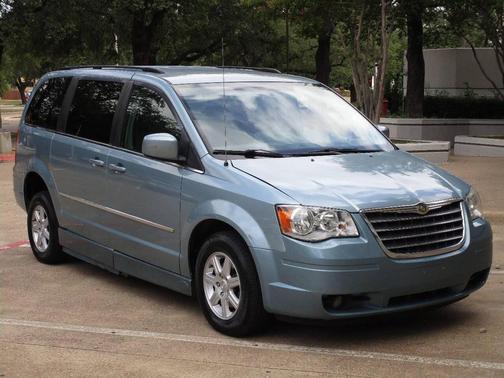 2010 Chrysler Town & Country Touring