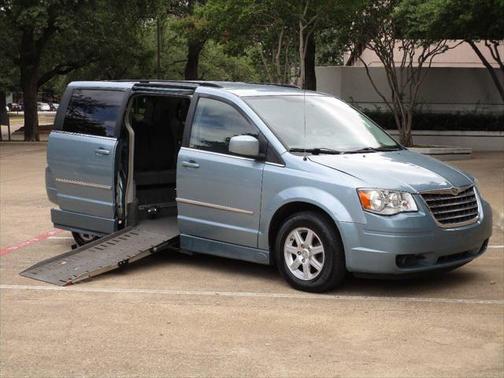 2010 Chrysler Town & Country Touring