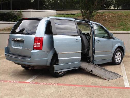 2010 Chrysler Town & Country Touring
