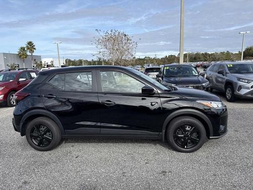 2024 Nissan Kicks S