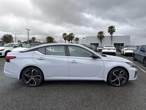 Gray Sky Pearl 2026 Nissan Altima 2.5 SR