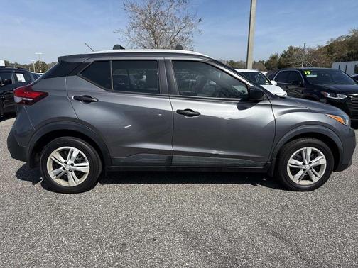2019 Nissan Kicks S