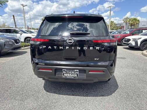 Black 2024 Nissan Pathfinder SV