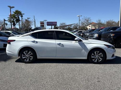 2022 Nissan Altima 2.5 S