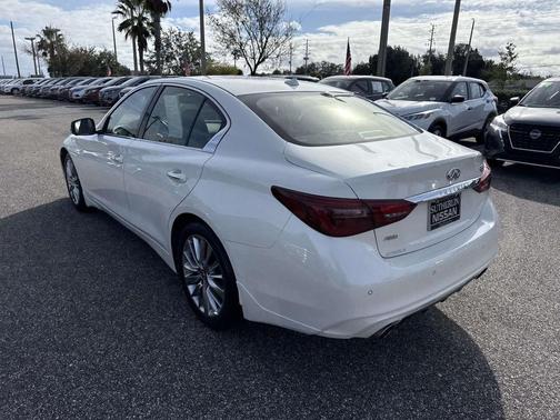 2022 INFINITI Q50 LUXE