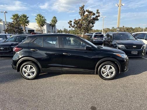 2021 Nissan Kicks S