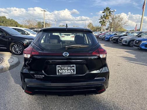 2021 Nissan Kicks S