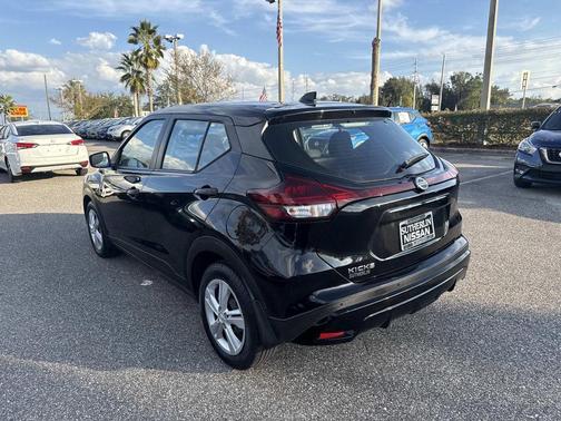 2021 Nissan Kicks S