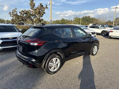 2021 Nissan Kicks S