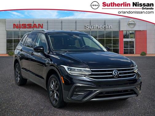 Deep Black Pearl Effect 2022 Volkswagen Tiguan 2.0T SE