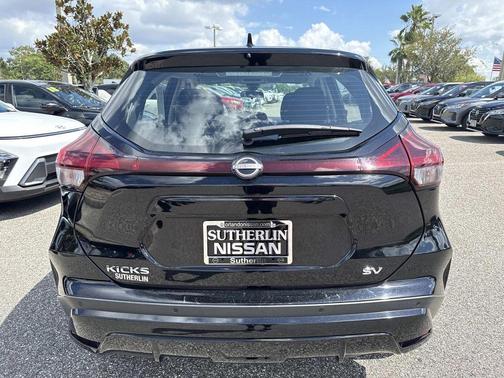 2023 Nissan Kicks SV
