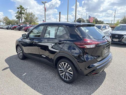 2023 Nissan Kicks SV