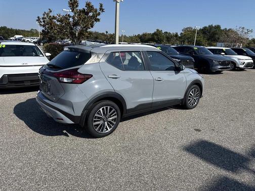 2021 Nissan Kicks SV