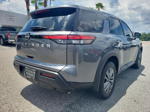 Gun Metallic 2024 Nissan Pathfinder S
