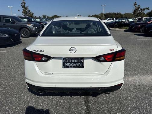 2025 Nissan Altima SR