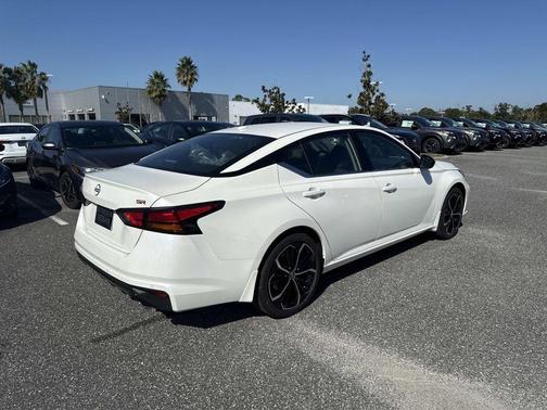 2025 Nissan Altima SR