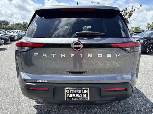 2025 Nissan Pathfinder S