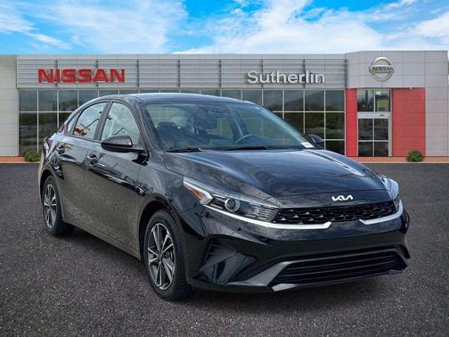 Aurora Black 2024 Kia Forte LXS