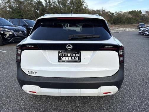 2026 Nissan Kicks SV