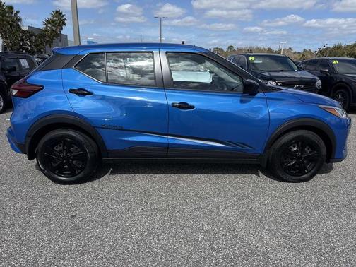 2025 Nissan Kicks Play S