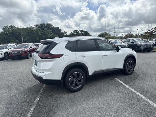 2025 Nissan Rogue SV