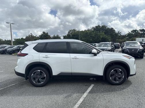 2025 Nissan Rogue SV