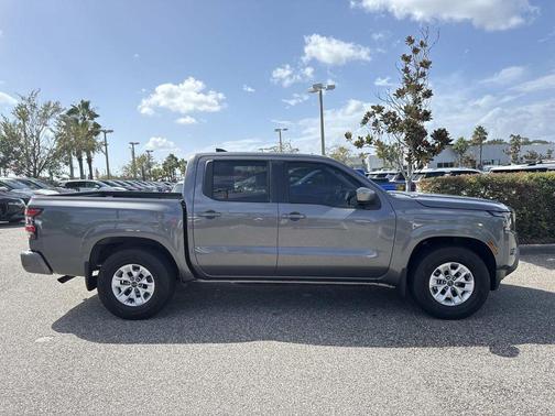 2024 Nissan Frontier SV