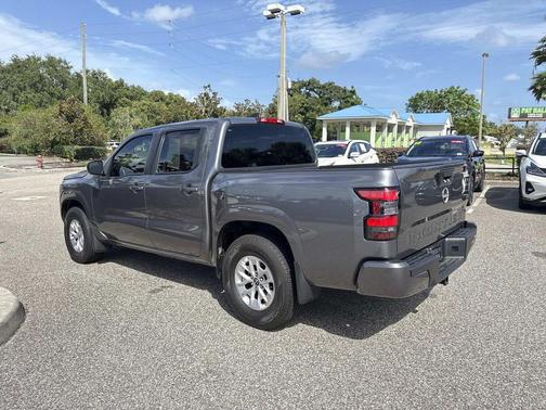 2024 Nissan Frontier SV
