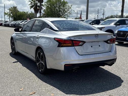 Brilliant Silver Metallic 2023 Nissan Altima 2.5 SR