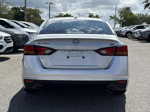 Brilliant Silver Metallic 2023 Nissan Altima 2.5 SR
