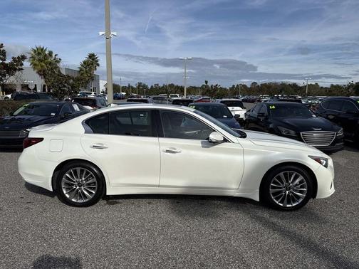 2022 INFINITI Q50 LUXE