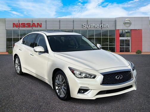 2022 INFINITI Q50 LUXE