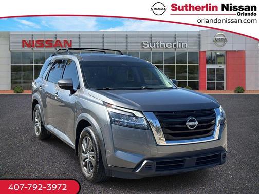 2022 Nissan Pathfinder SV