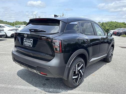 Super Black 2026 Nissan Kicks SV