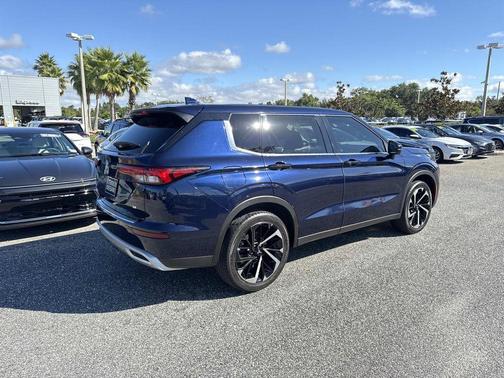 2022 Mitsubishi Outlander Black Edition