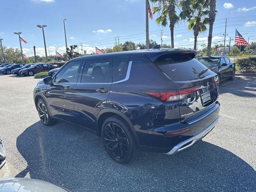 2022 Mitsubishi Outlander Black Edition