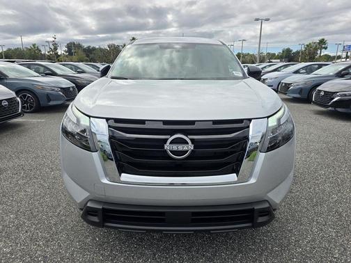 2025 Nissan Pathfinder S