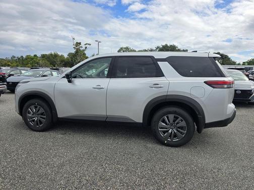 2025 Nissan Pathfinder S