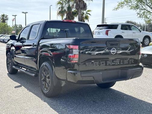 Black 2023 Nissan Frontier SV